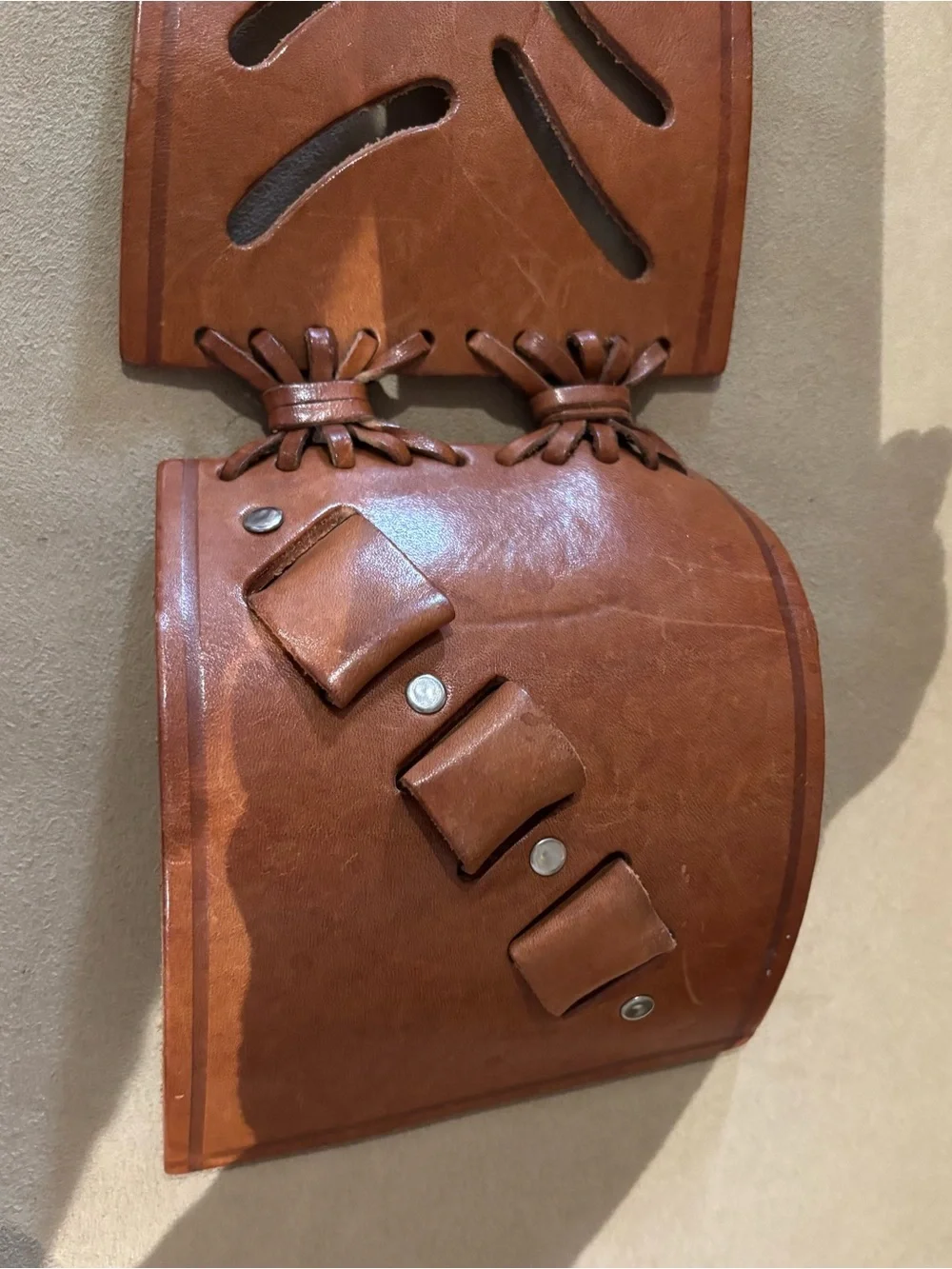 Zibo Women's Tan Leather Cutout Waist Belt with Silver Metal Detail. Size L.
